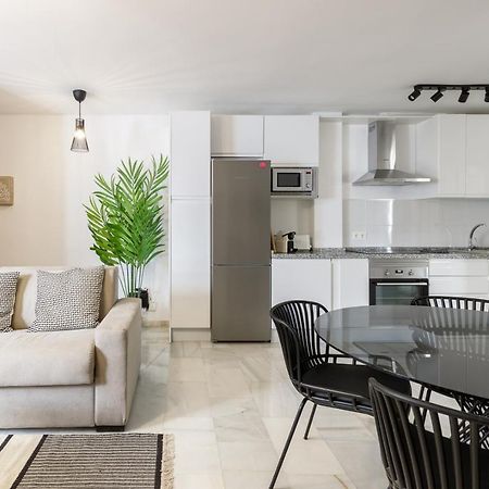 Caleta Homes - Apartamentos Pompidou Málaga Dış mekan fotoğraf
