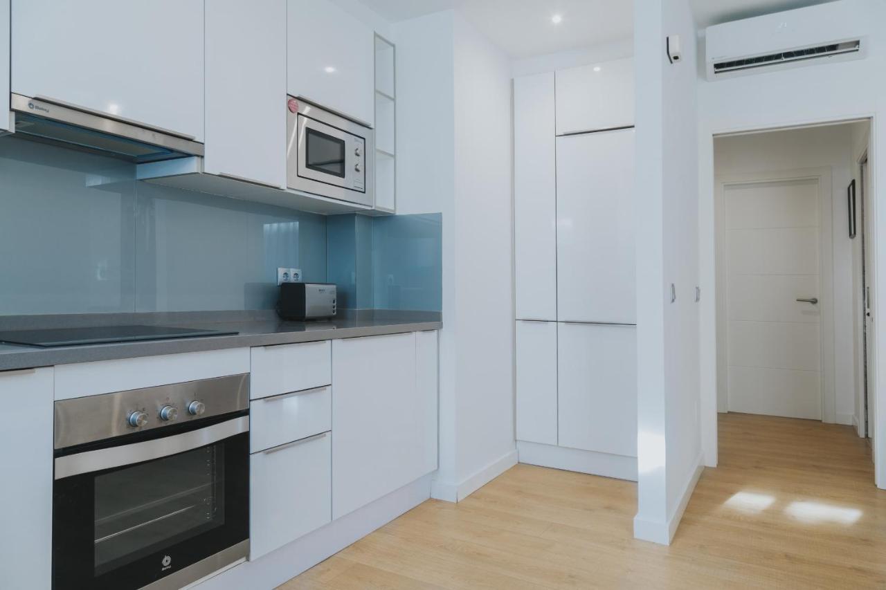 Caleta Homes - Apartamentos Pompidou Málaga Dış mekan fotoğraf