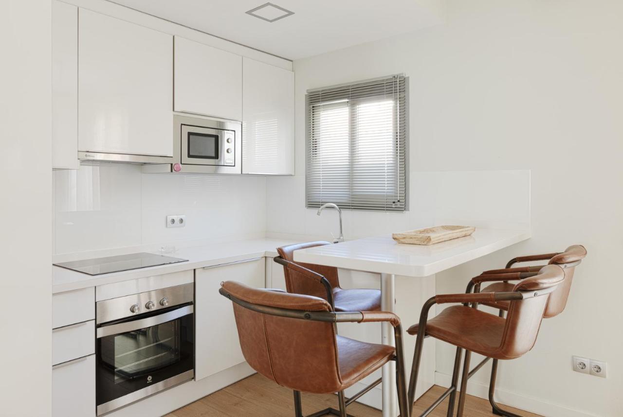 Caleta Homes - Apartamentos Pompidou Málaga Dış mekan fotoğraf