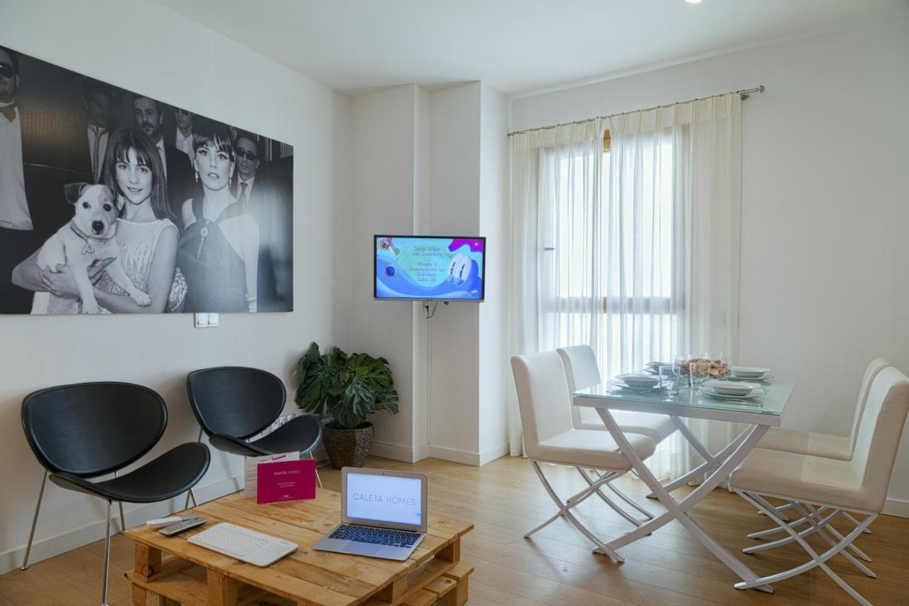 Caleta Homes - Apartamentos Pompidou Málaga Dış mekan fotoğraf