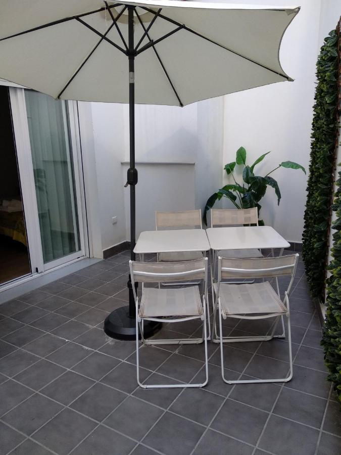Caleta Homes - Apartamentos Pompidou Málaga Dış mekan fotoğraf