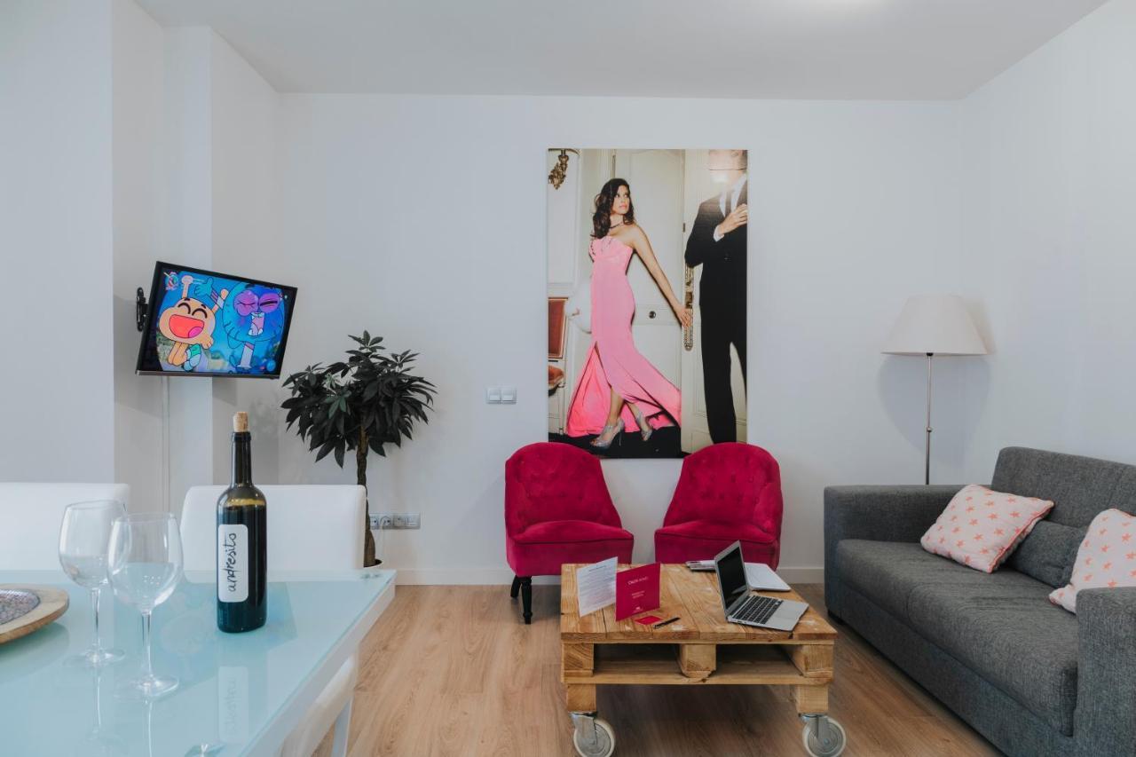Caleta Homes - Apartamentos Pompidou Málaga Dış mekan fotoğraf