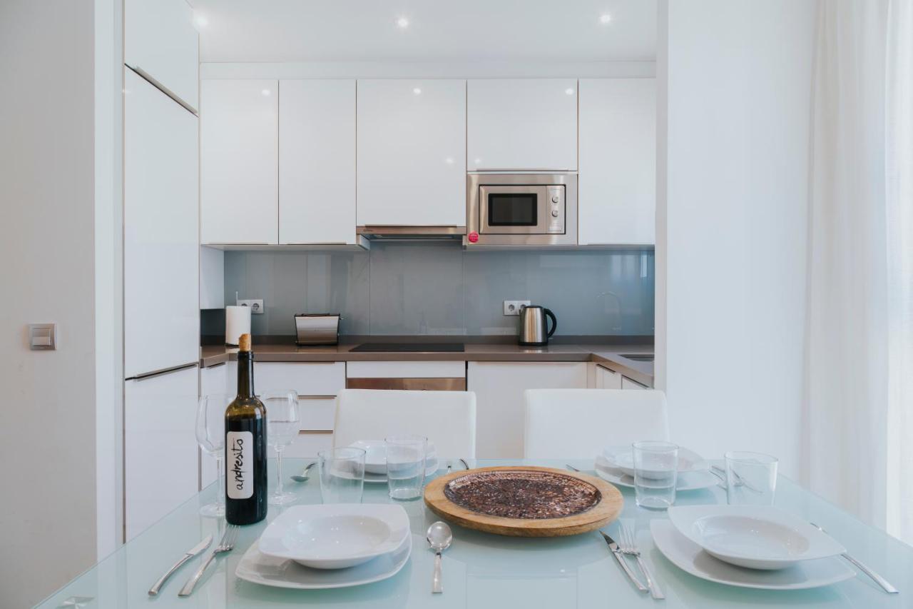 Caleta Homes - Apartamentos Pompidou Málaga Dış mekan fotoğraf