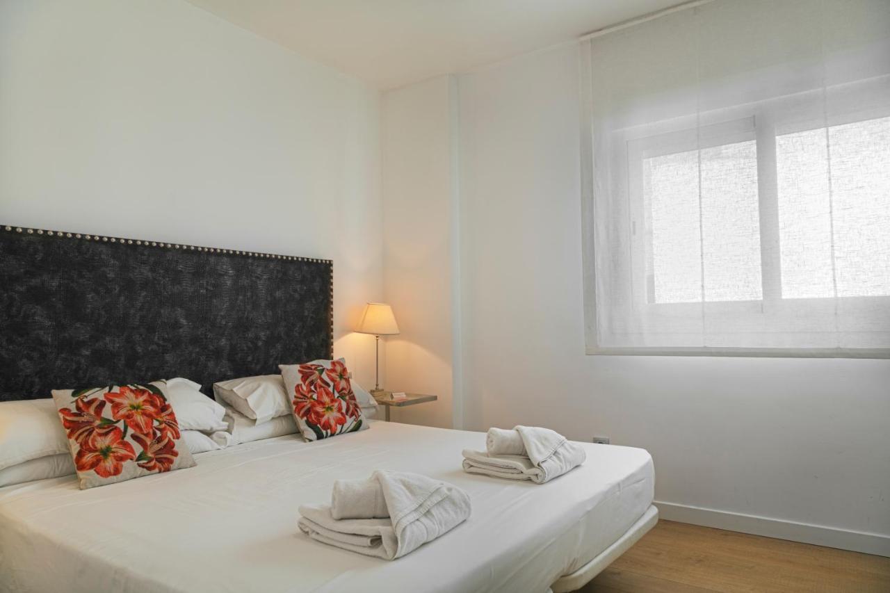 Caleta Homes - Apartamentos Pompidou Málaga Dış mekan fotoğraf