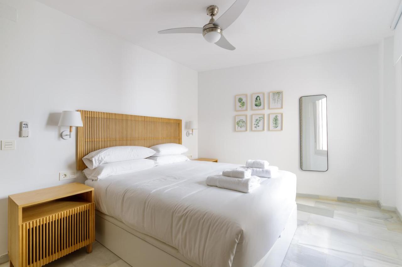 Caleta Homes - Apartamentos Pompidou Málaga Dış mekan fotoğraf