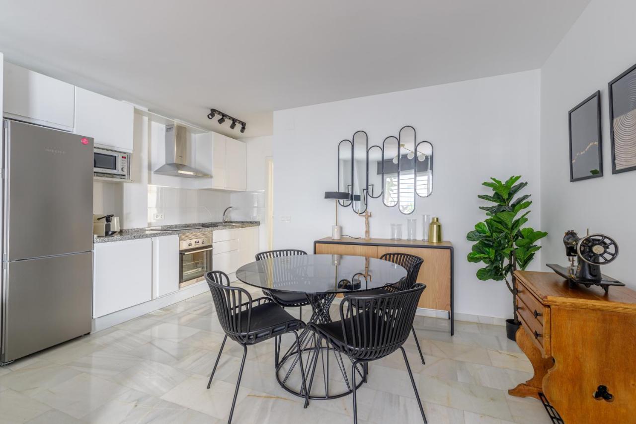 Caleta Homes - Apartamentos Pompidou Málaga Dış mekan fotoğraf