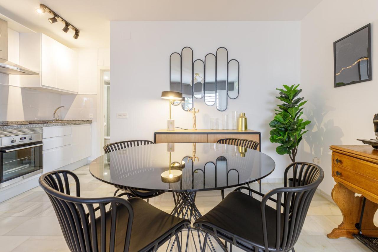 Caleta Homes - Apartamentos Pompidou Málaga Dış mekan fotoğraf