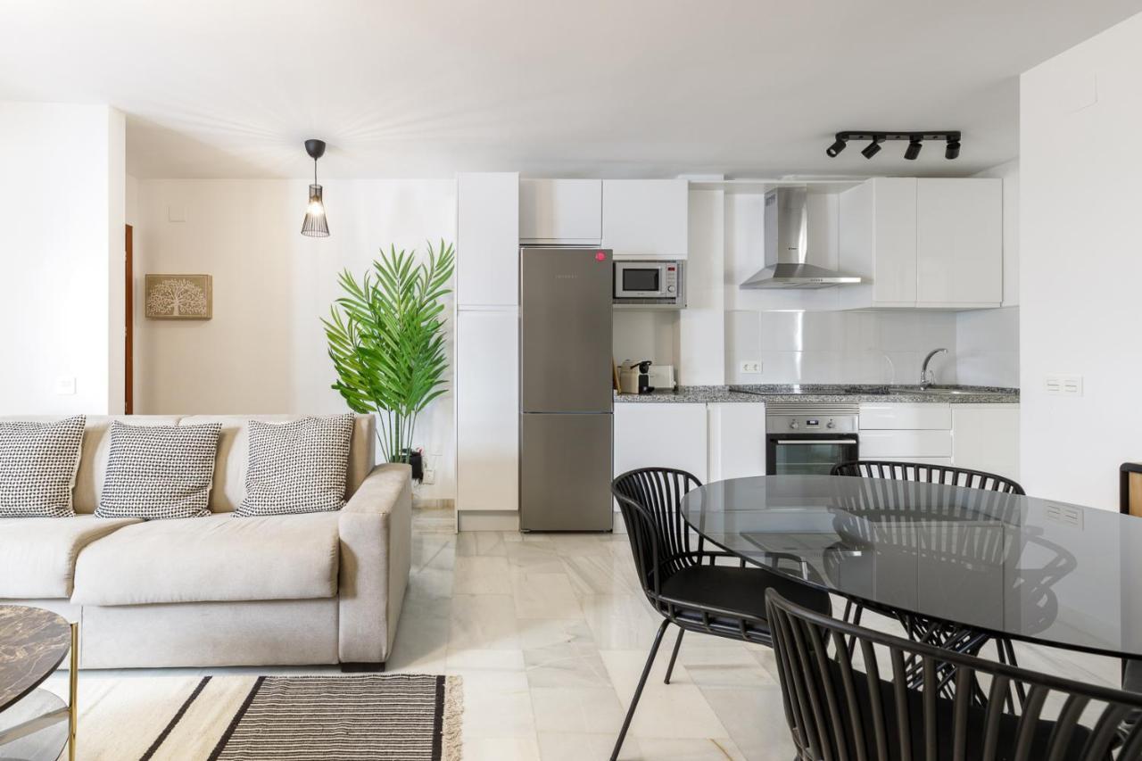 Caleta Homes - Apartamentos Pompidou Málaga Dış mekan fotoğraf