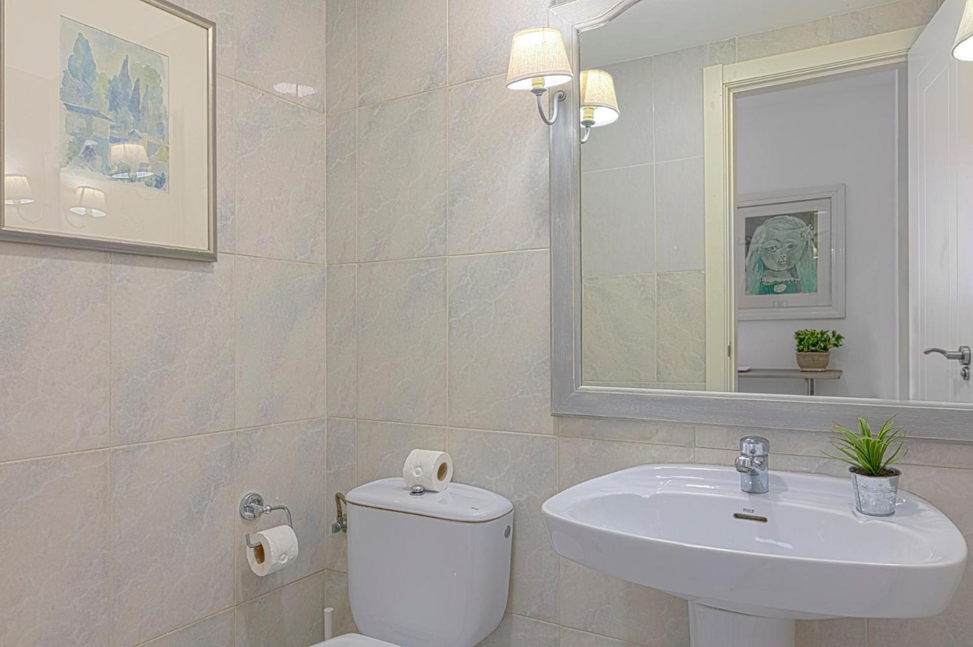 Caleta Homes - Apartamentos Pompidou Málaga Oda fotoğraf